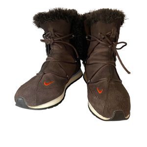 Nike winter brown suede boots size 7.5